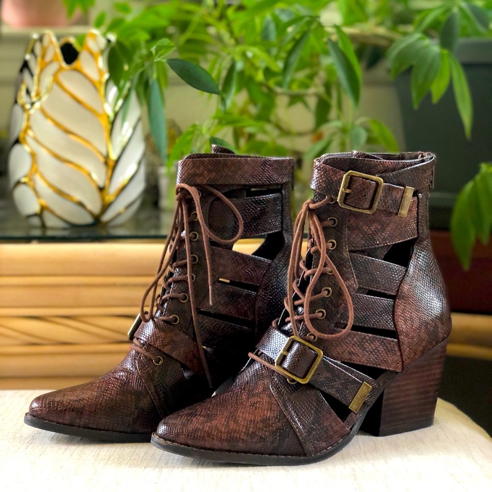 Coconuts by Matisse Getty Brown Snake Boots